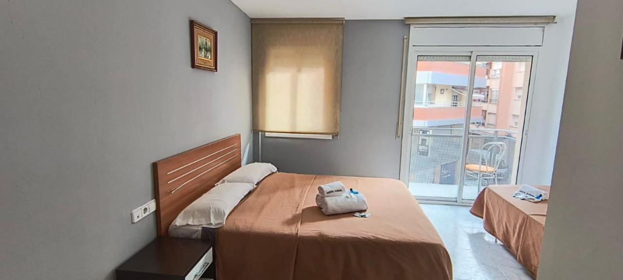 Hostal Europa Tarragona Esterno foto