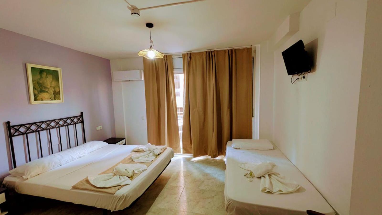 Hostal Europa Tarragona Esterno foto