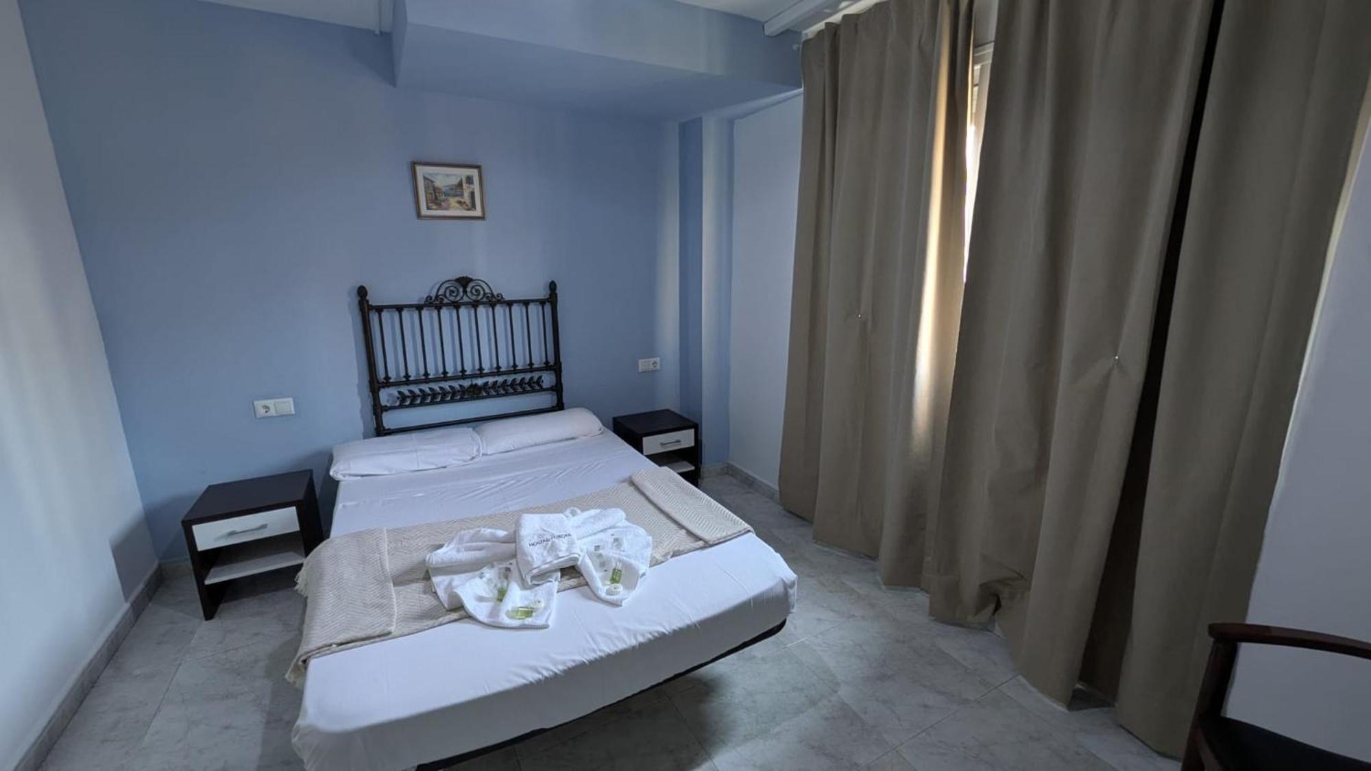 Hostal Europa Tarragona Esterno foto